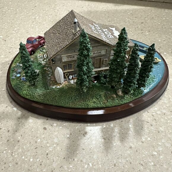 Danbury Mint “The Tackle Box” Collectors Great Cond, No Chips - Picture 3 of 6